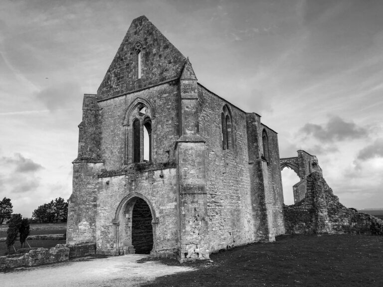 Abbaye des Châteliers: a historic journey to the heart of the Ile de Ré